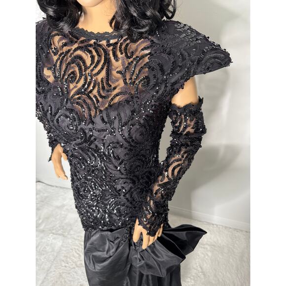 Vintage Demetrios Black Beaded Evening Gown with Dramatic Bow gloves M-L - Picture 4 of 16